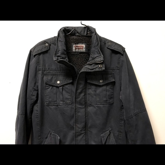 Levi’s Men’s Sherpa Lined Jacket! - Picture 2 of 8